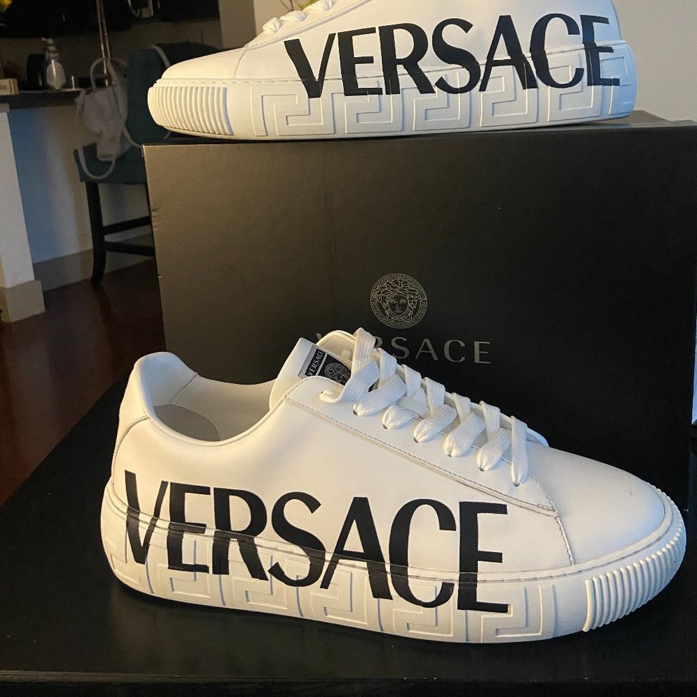 SNEAKER VITELLO SCRITTA VERSACE BIANCO NERO DSU8404 DV51G D0141 SIZE 450